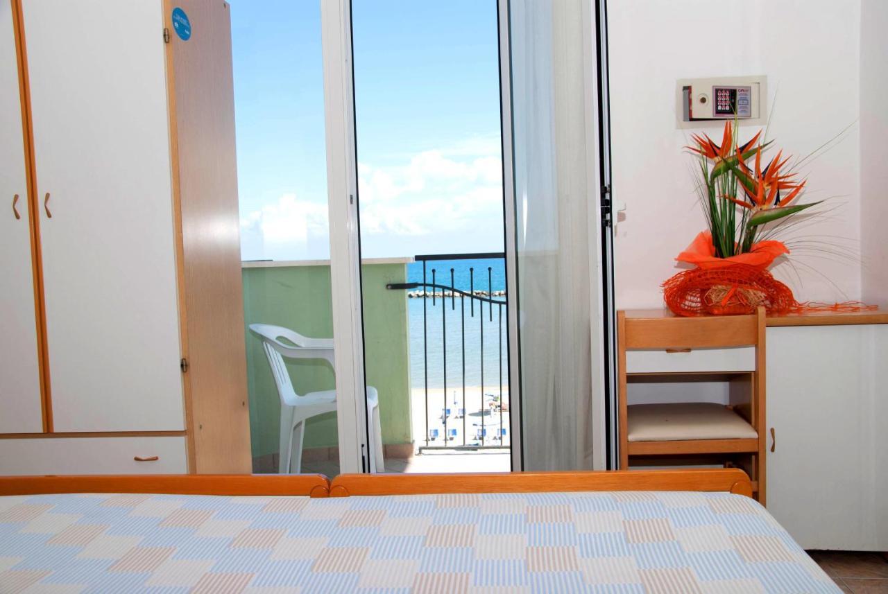 Hotel Silvana Μπελάρια-Ιτζέα Μαρίνα Εξωτερικό φωτογραφία