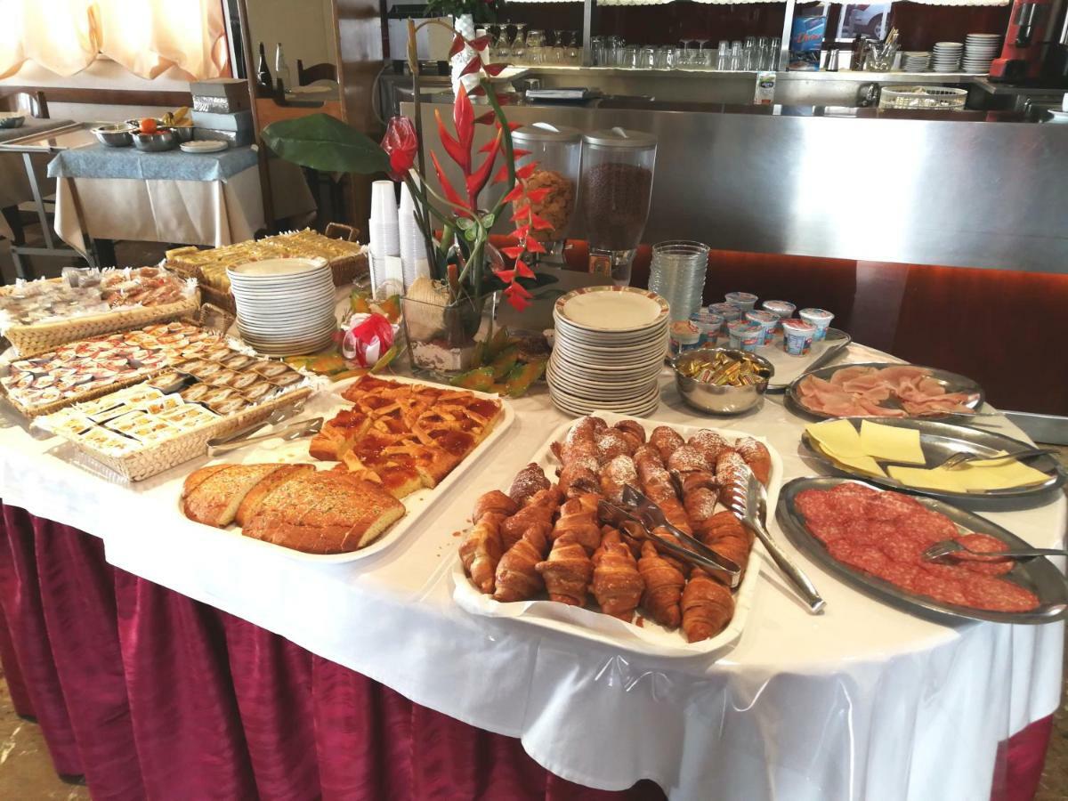 Hotel Silvana Μπελάρια-Ιτζέα Μαρίνα Εξωτερικό φωτογραφία